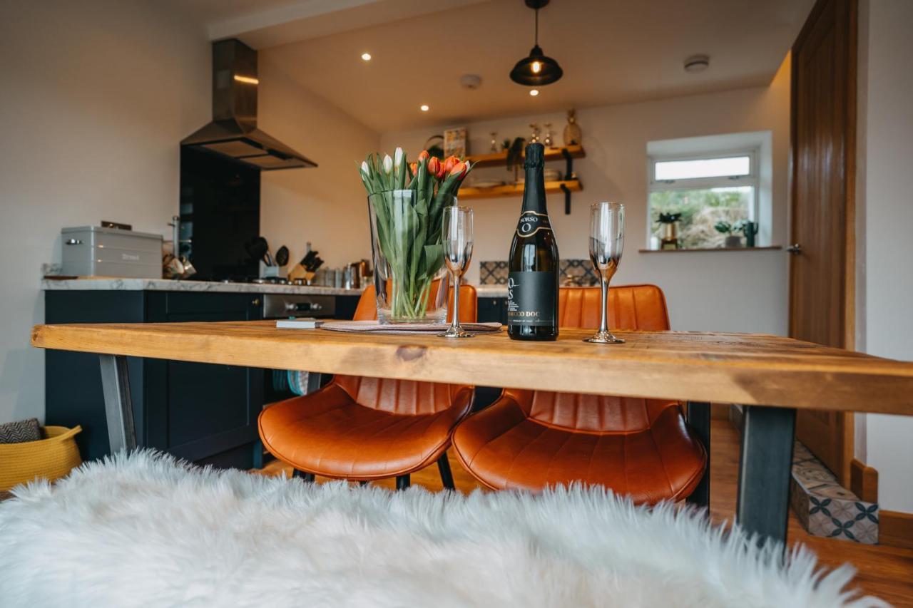 The Little Cottage By Truabode Holiday Lets & Short Lets Newquay - Parking, Wifi & Pet Friendly เบราเนอแบร์ก ภายนอก รูปภาพ