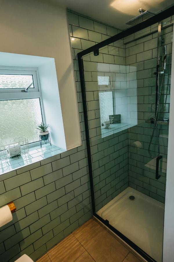 The Little Cottage By Truabode Holiday Lets & Short Lets Newquay - Parking, Wifi & Pet Friendly เบราเนอแบร์ก ภายนอก รูปภาพ